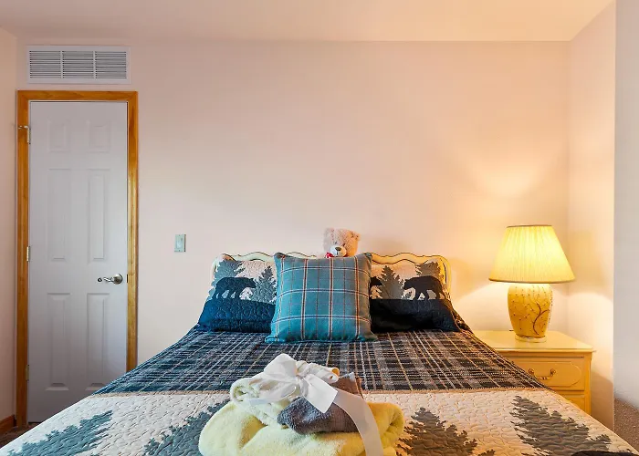 Breathtaking Backing The National Forest Holiday home Vernon