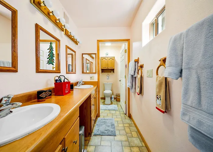 Breathtaking Backing The National Forest Holiday home Vernon