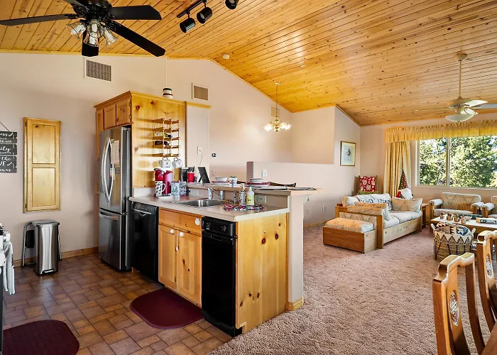 Breathtaking Backing The National Forest Holiday home Vernon