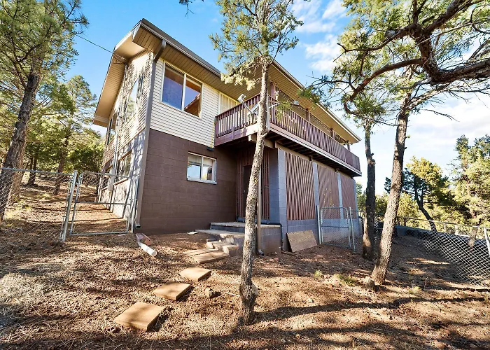 Breathtaking Backing The National Forest Holiday home Vernon